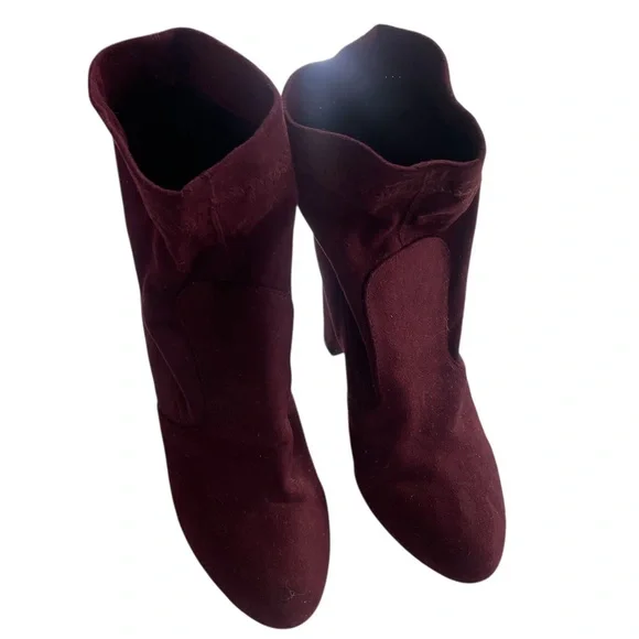 Plum ankle bootie chunky Heeled Boots with Sleek Silhouette, size 7 - Picture 10 of 10